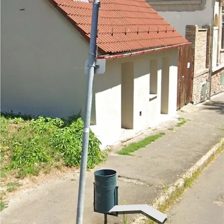 Guszti Apartment