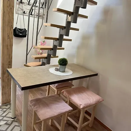 Guszti Διαμέρισμα *