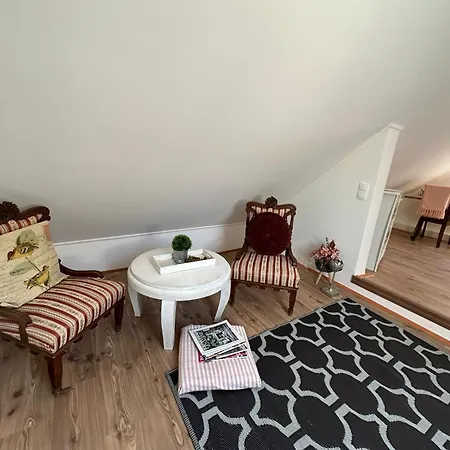 Guszti Apartment